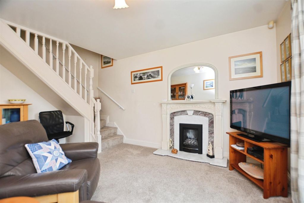 Property photo 3 of 16 Living Room