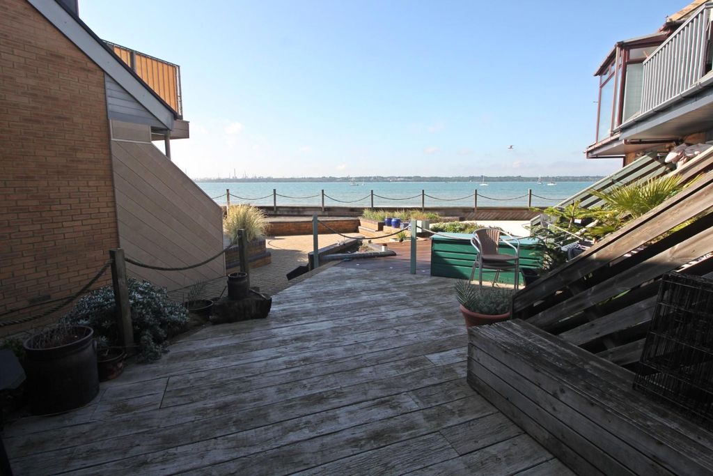 Property photo 2 of 31 Patio.Jpg