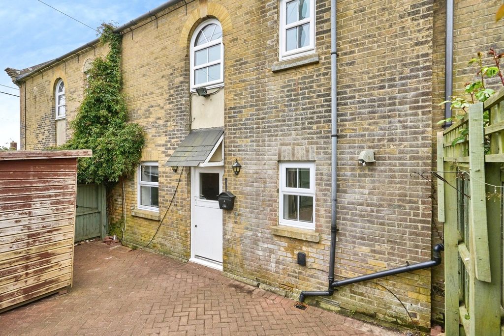 Property photo 2 of 16 Courtyard