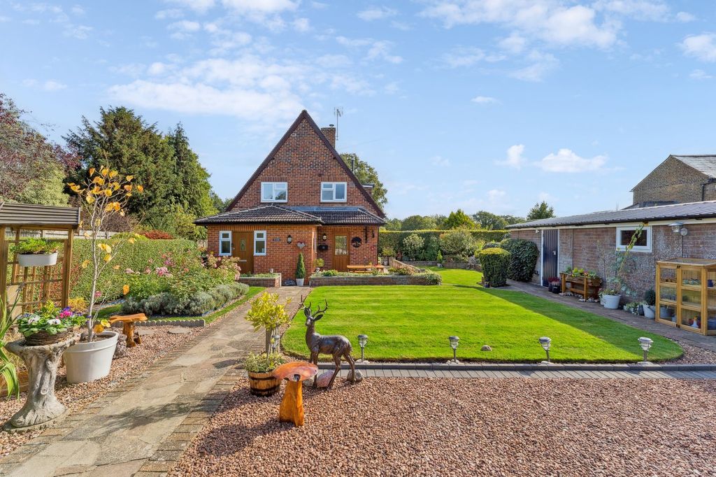 Property photo 2 of 21