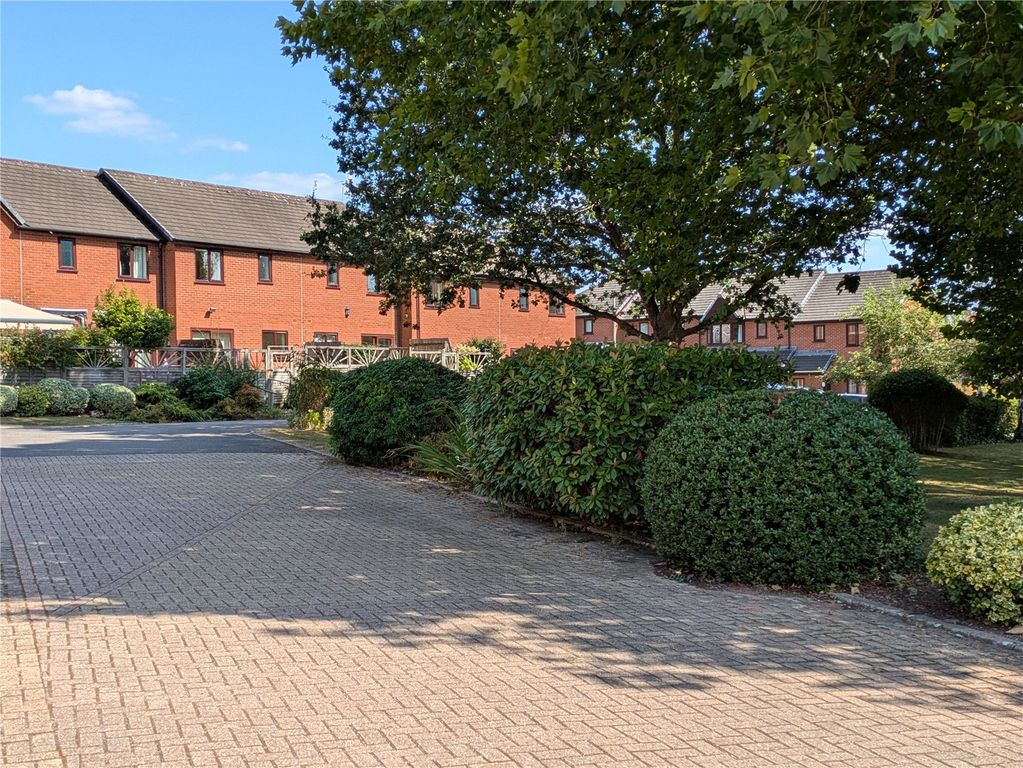 Property photo 2 of 11 General View