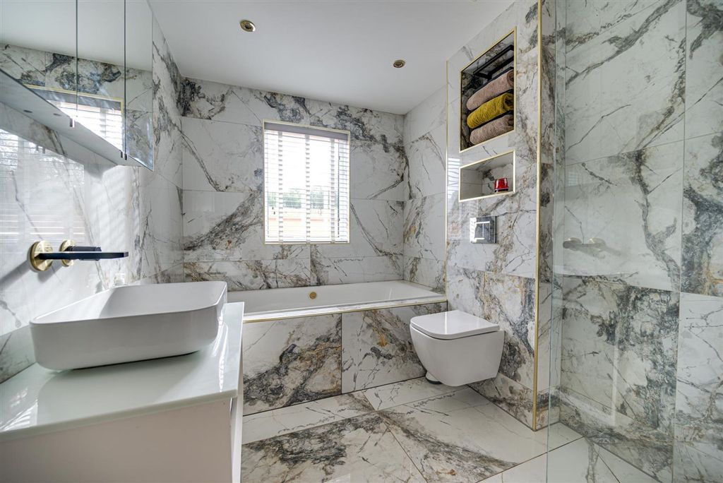 Property photo 3 of 49 Dsc_3015-Dsc_3017.Jpg