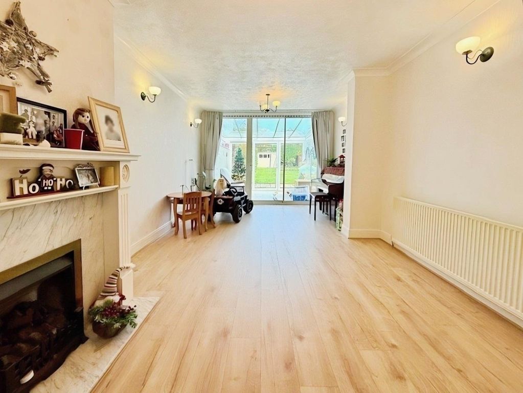 Property photo 3 of 28 c346c781-20.Jpg