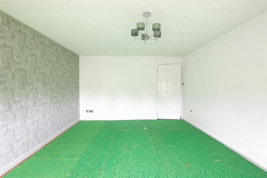 Property photo 3 of 10 Lounge.2.Jpg