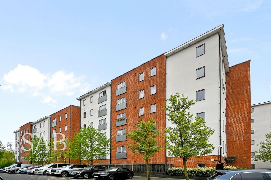 Property photo 1 of 12