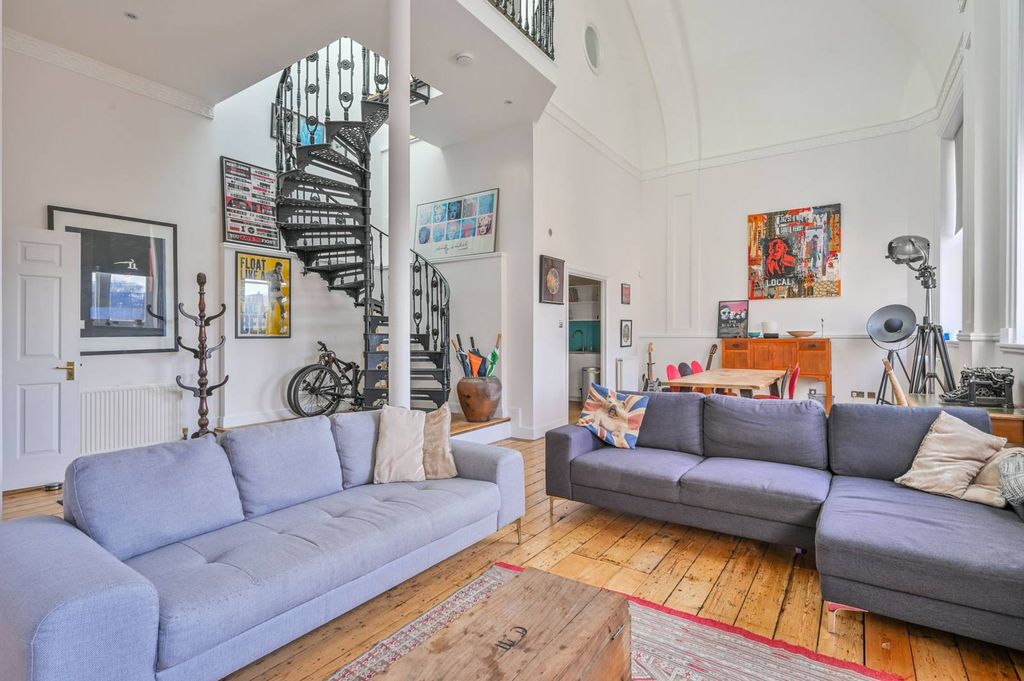 Property photo 1 of 19