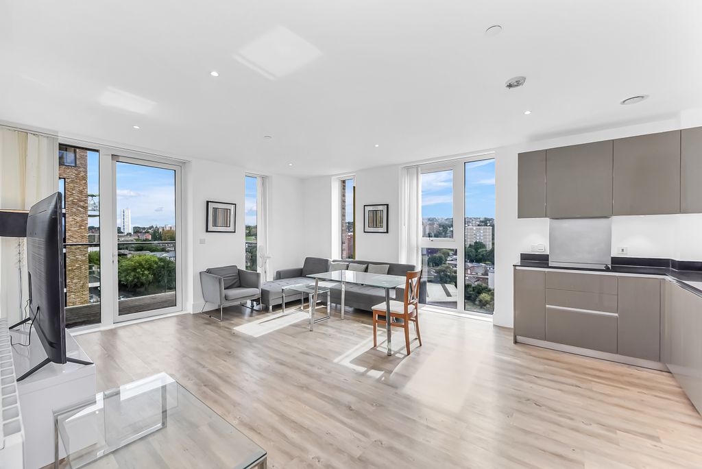 Property photo 1 of 18