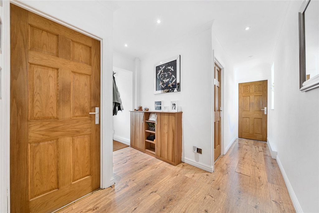 Property photo 2 of 20 Picture No. 21