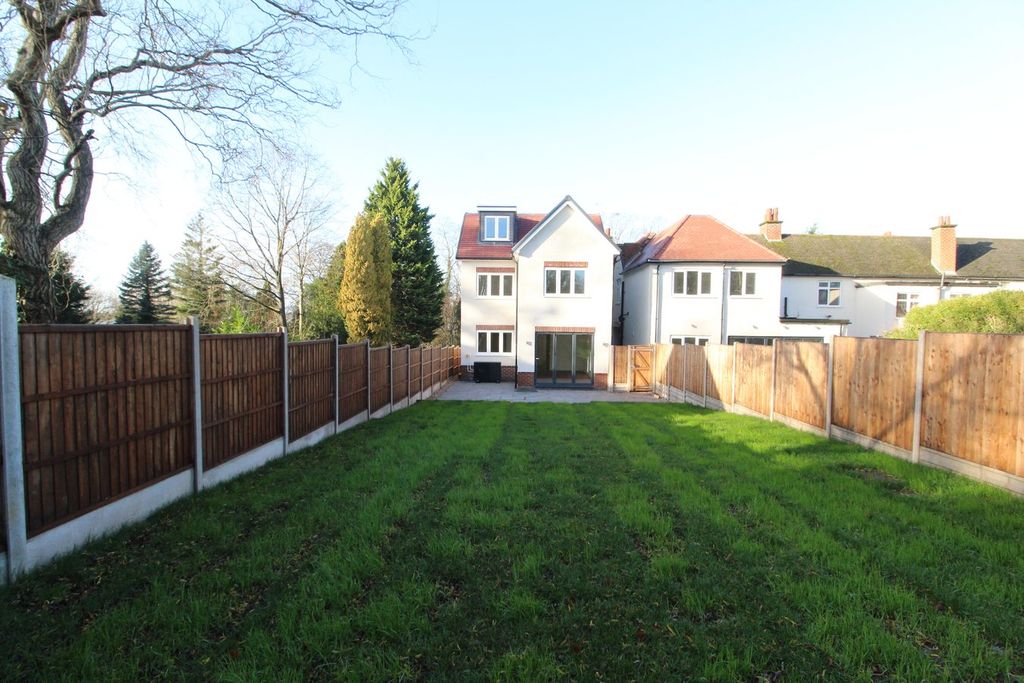 Property photo 2 of 18