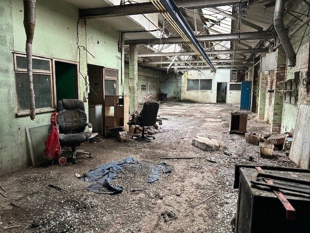 Property photo 2 of 10 Main Area Inside