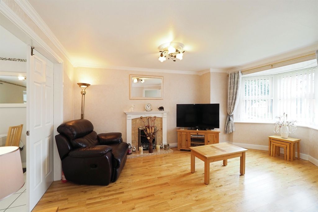 Property photo 2 of 21