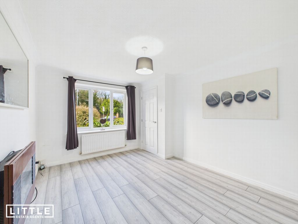 Property photo 3 of 17 Photo 5