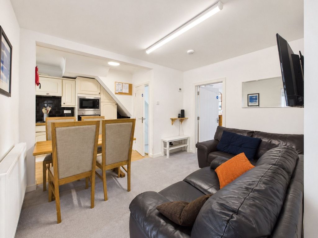 Property photo 2 of 11 Picture No. 08