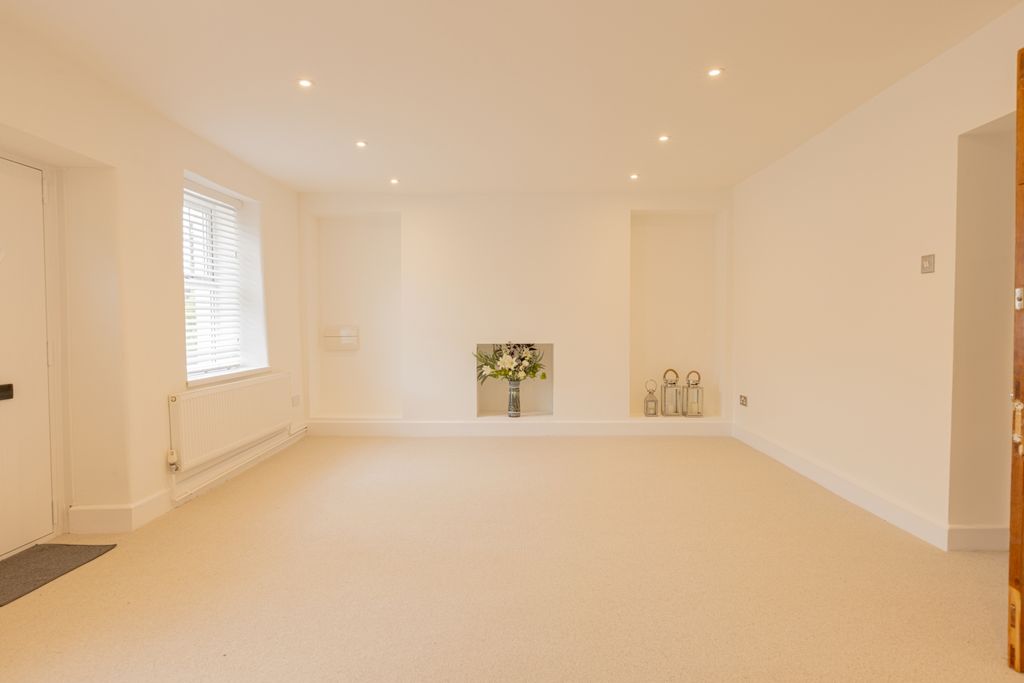 Property photo 2 of 21 Ap6A5813-Hdr