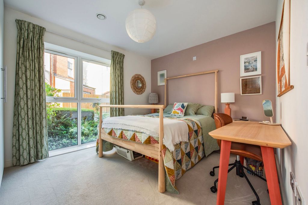 Property photo 3 of 18