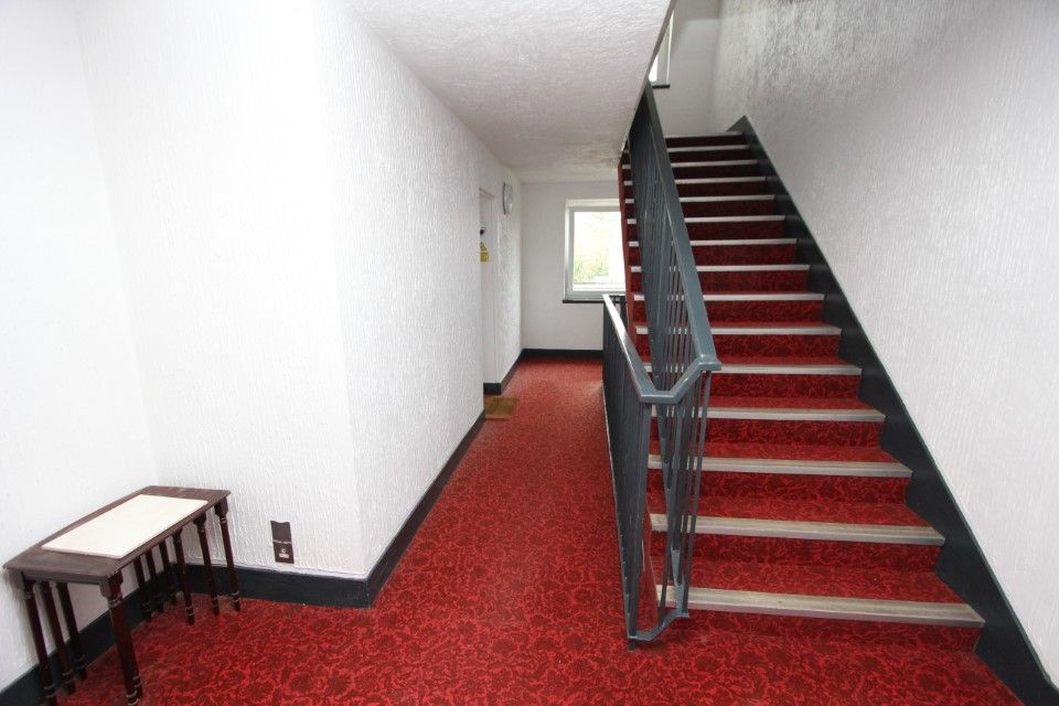Property photo 3 of 16 Communal Area