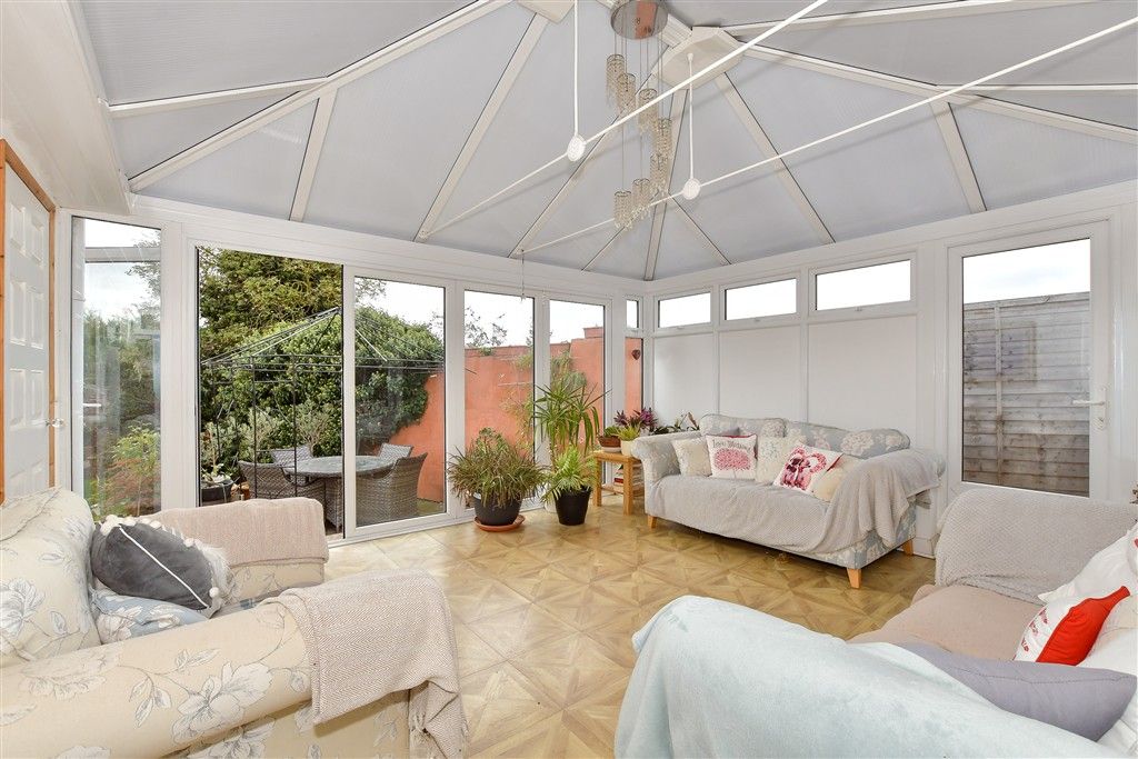 Property photo 3 of 11 Conservatory