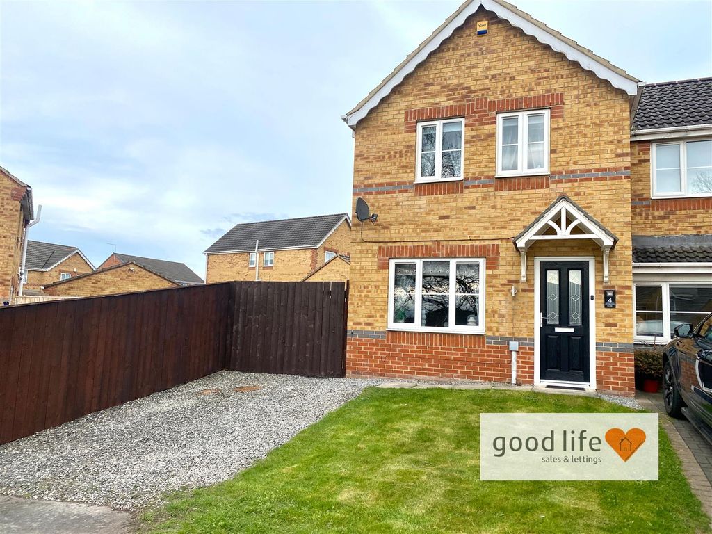 Property photo 1 of 21 20250327_153347511_Ios4Hevinghamclose.Jpg