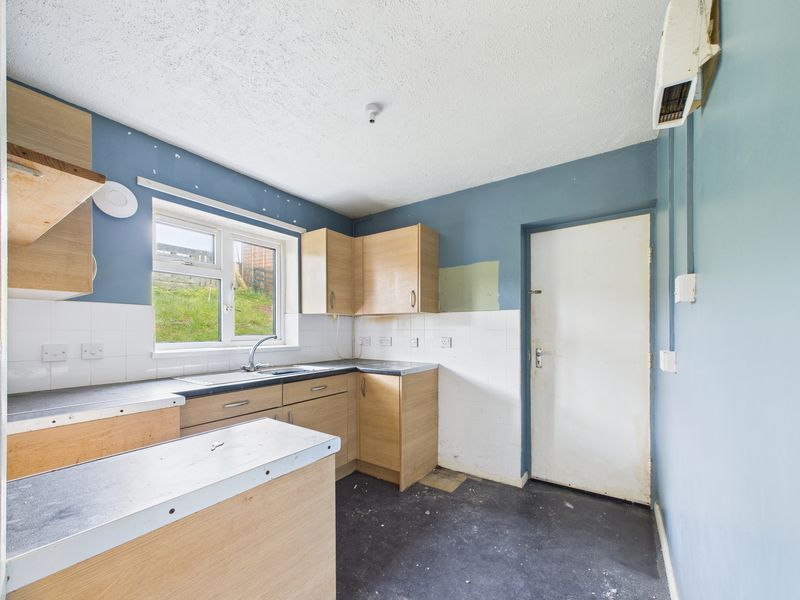 Property photo 3 of 12 Kitchen