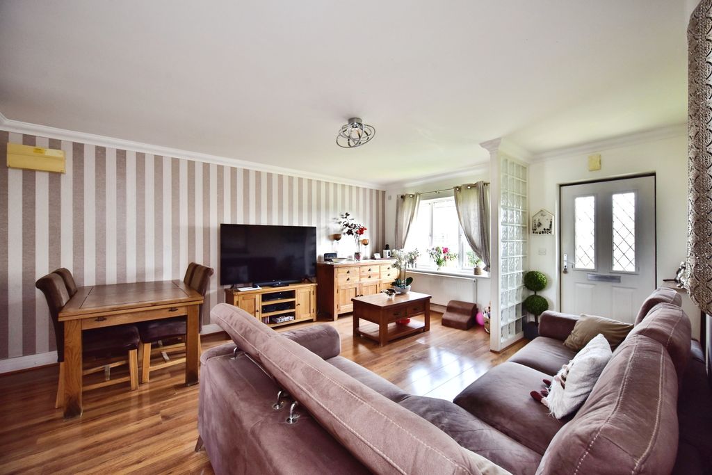 Property photo 3 of 13 Lounge/Dining Room