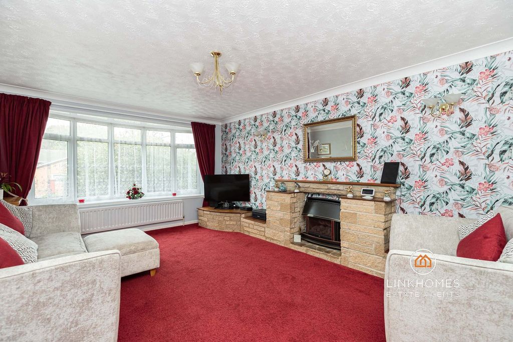 Property photo 3 of 38