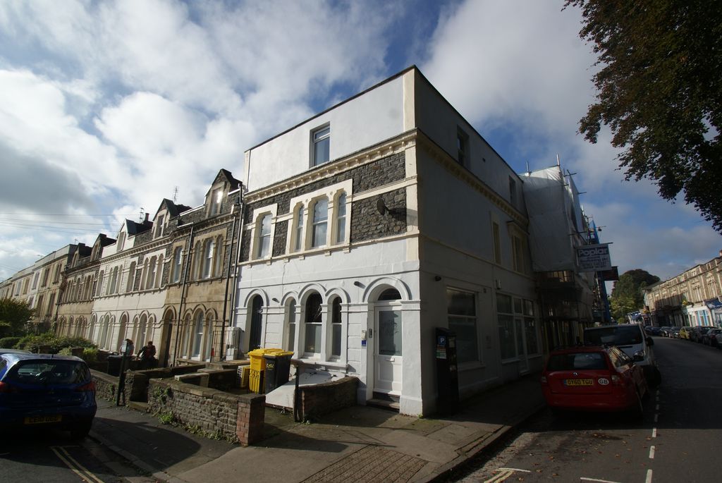 Property photo 1 of 12 16A Chandos Road New