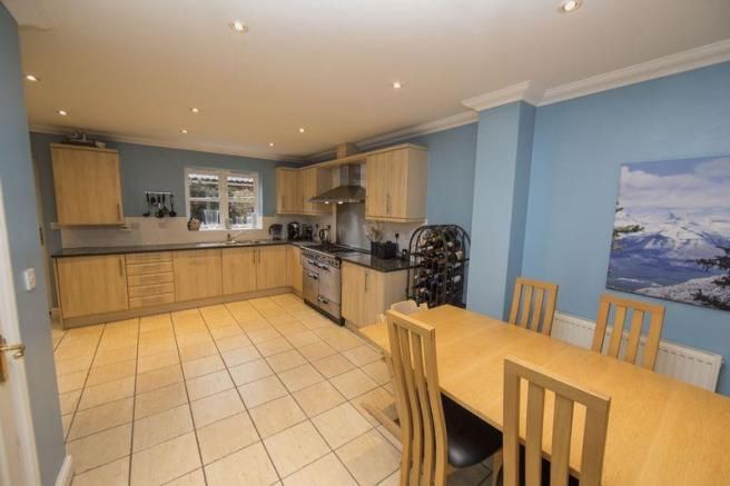 Property photo 3 of 11 Bedroom 4