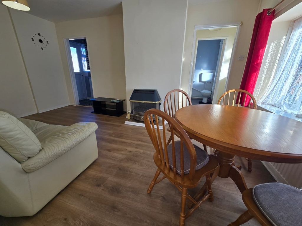 Property photo 3 of 10 Living Room1