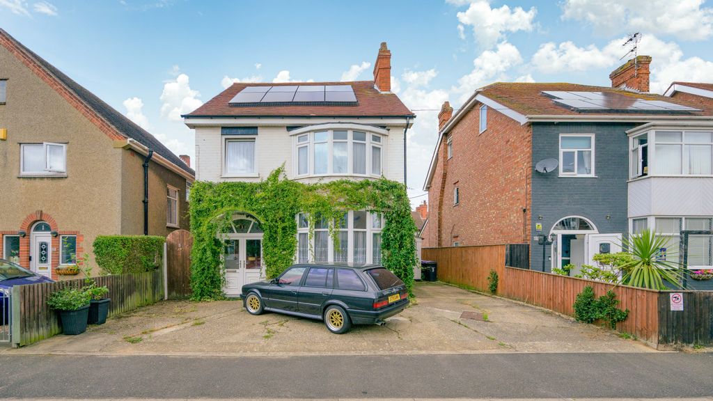 Property photo 1 of 30