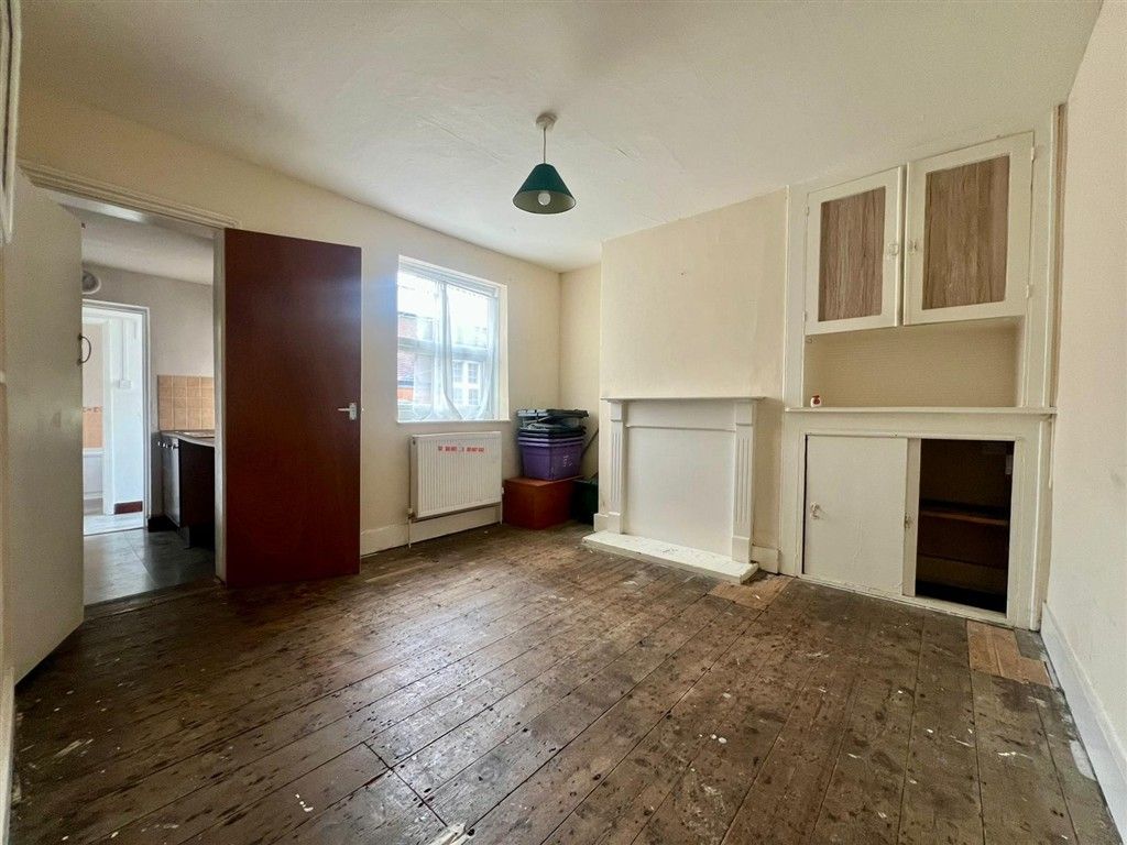 Property photo 1 of 6 Lounge