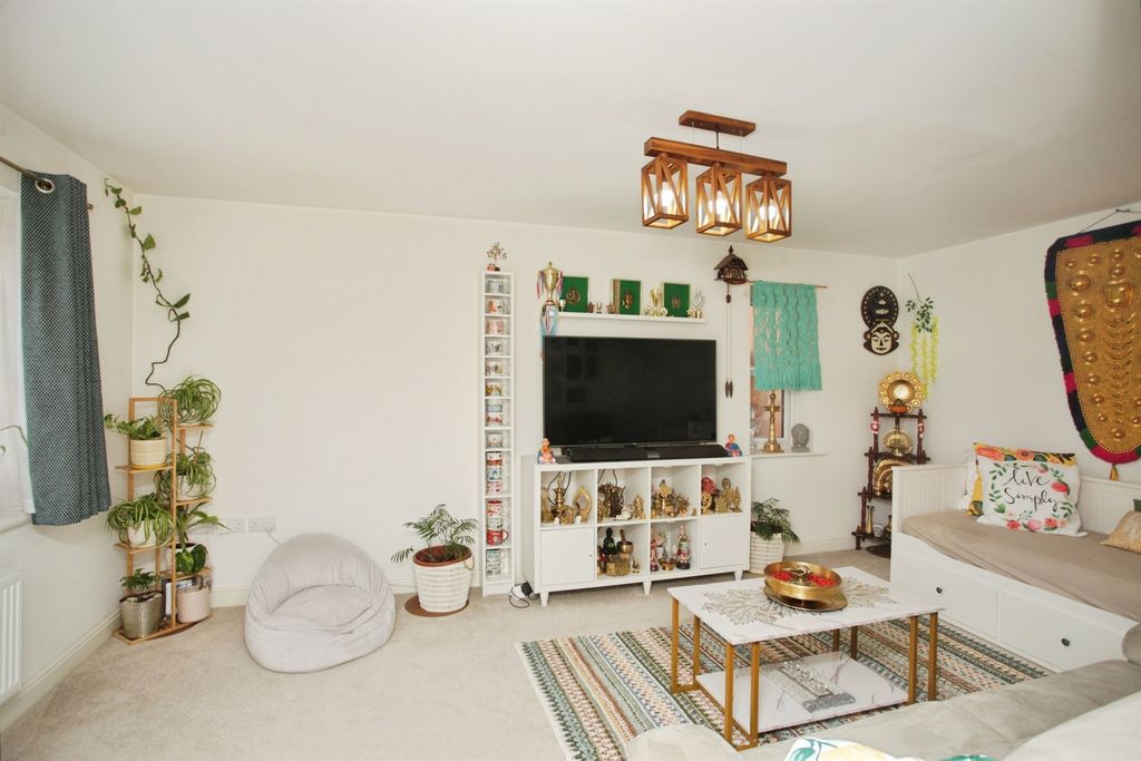 Property photo 3 of 19