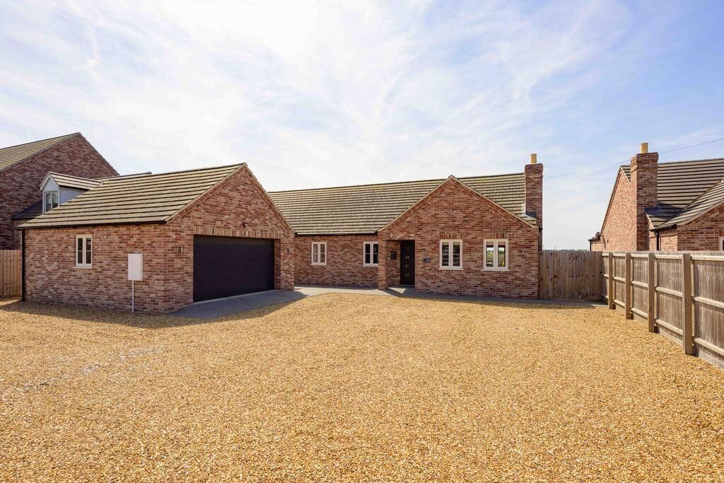Property photo 1 of 31