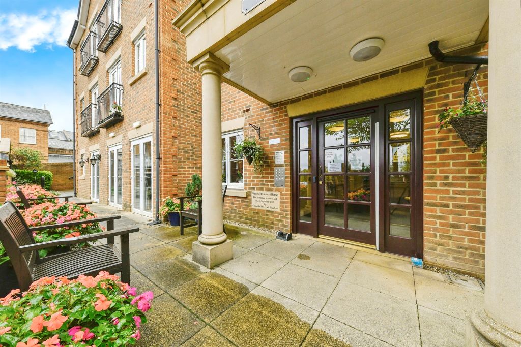 Property photo 1 of 17