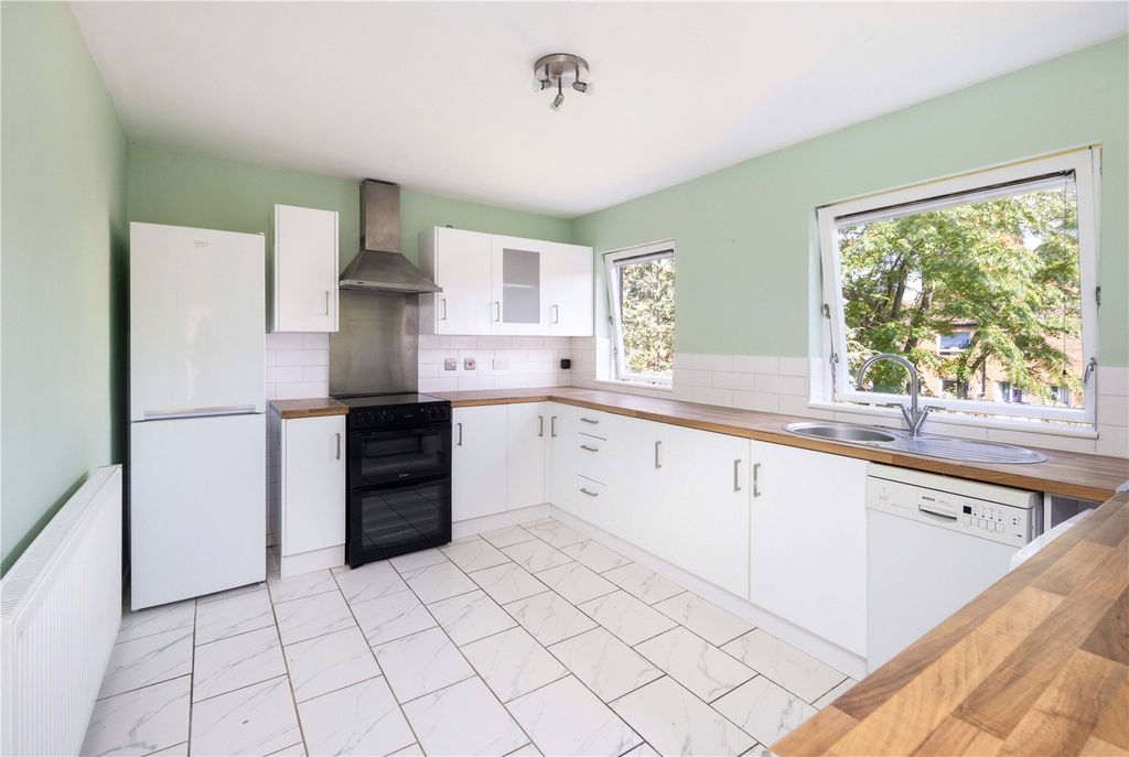 Property photo 2 of 5 Kitchen.