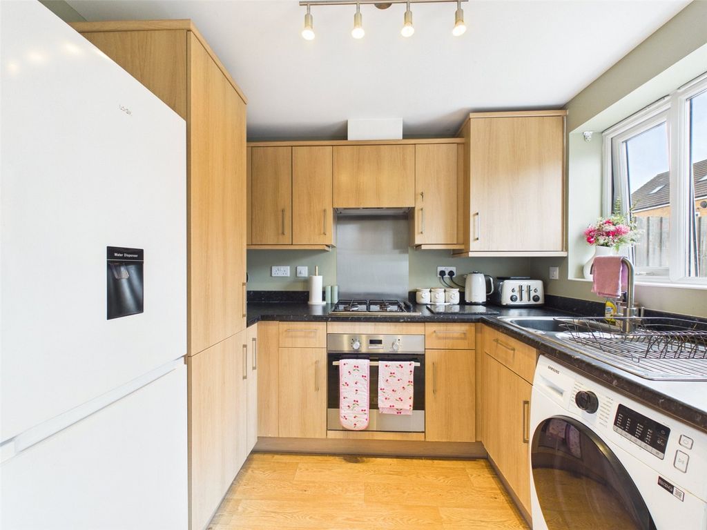 Property photo 2 of 15 Picture No. 35