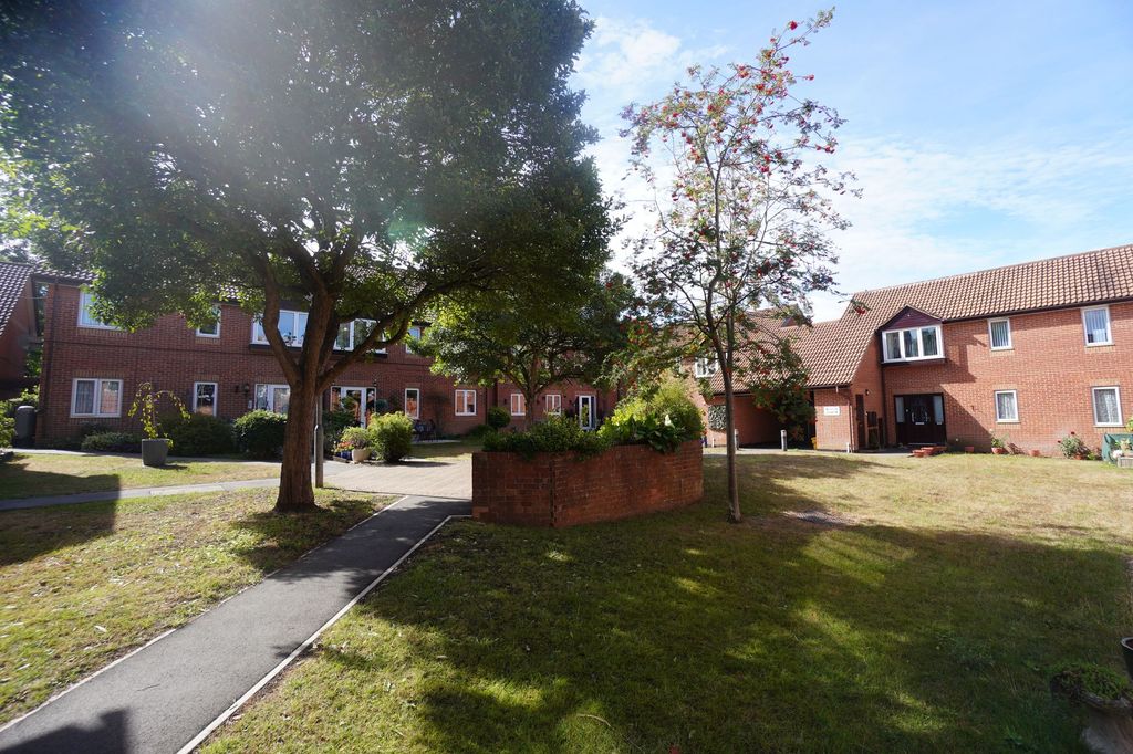Property photo 3 of 12