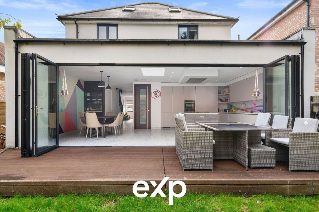 Property photo 1 of 33