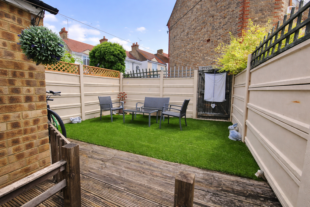 Property photo 2 of 8