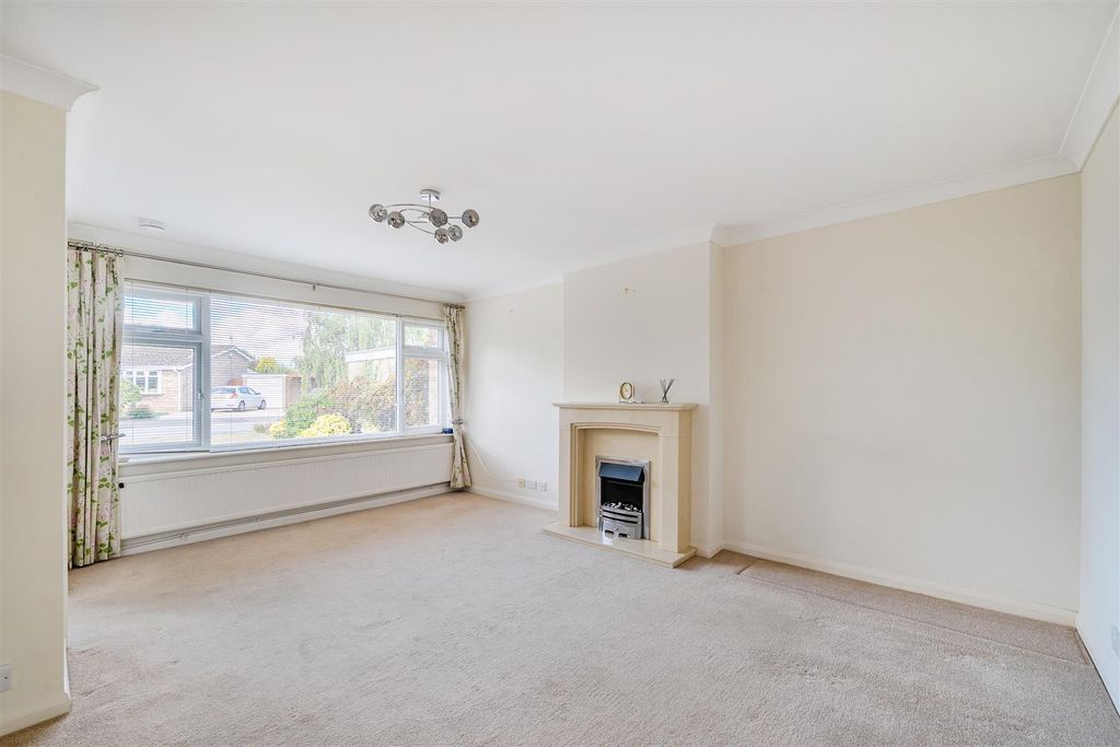 Property photo 3 of 13 1514352-13-1A05c9F6E5c69.Jpg