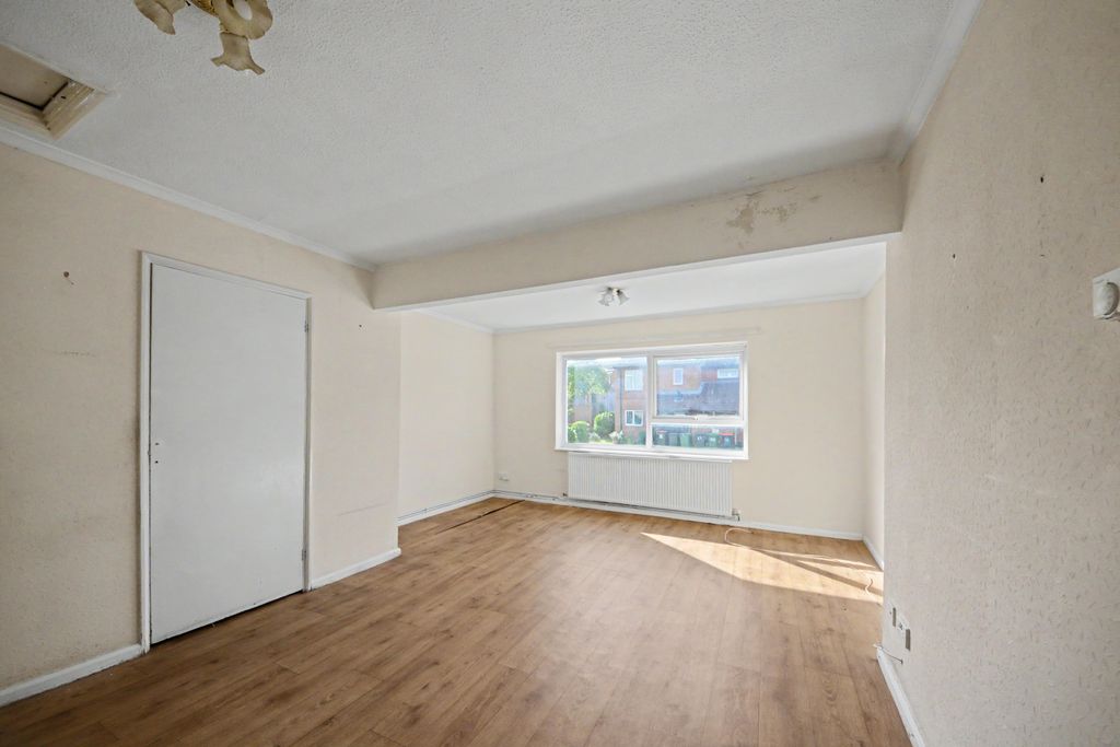 Property photo 2 of 16 30 Plaiters Way, Bidwell, Houghton Regis, Dunstable, Lu5 6Jz