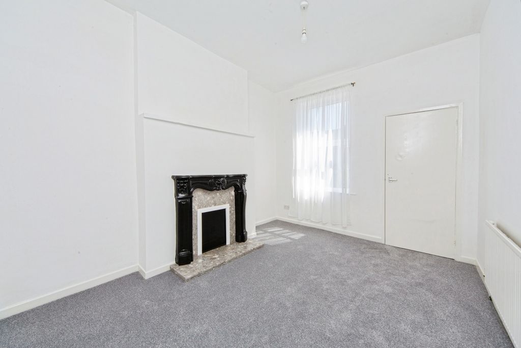 Property photo 2 of 11 Pbox-Img.Jpg