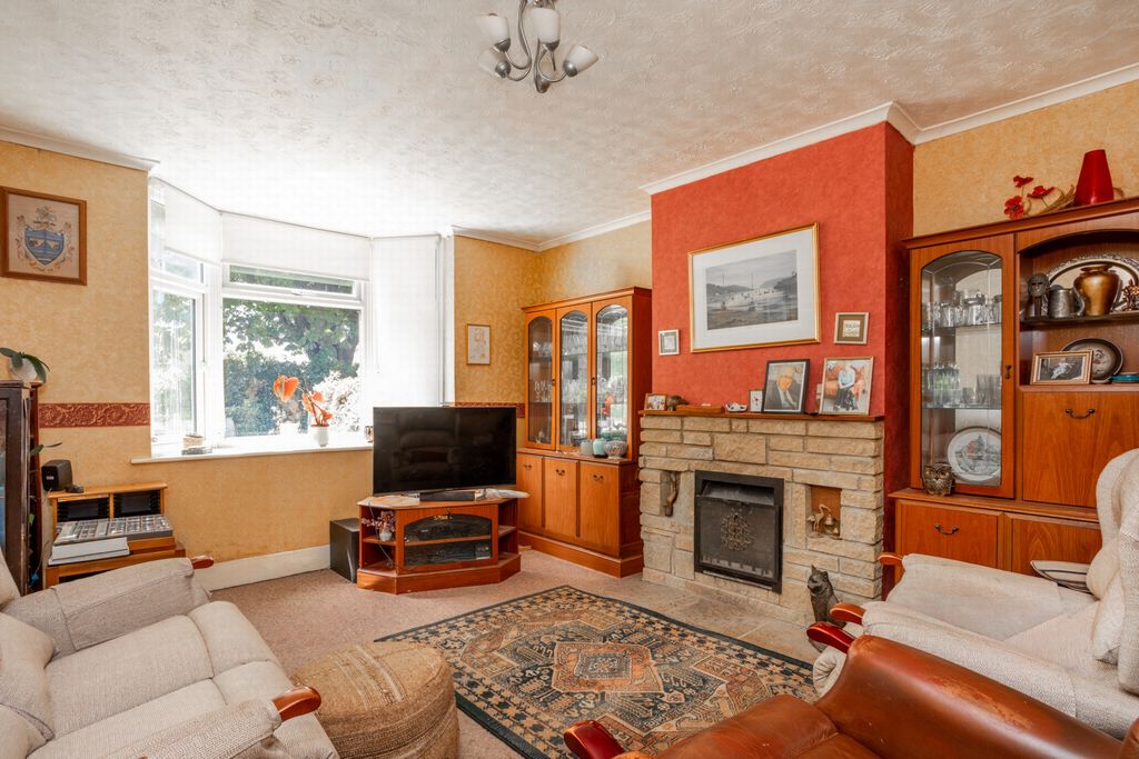 Property photo 3 of 15 Sitting Room