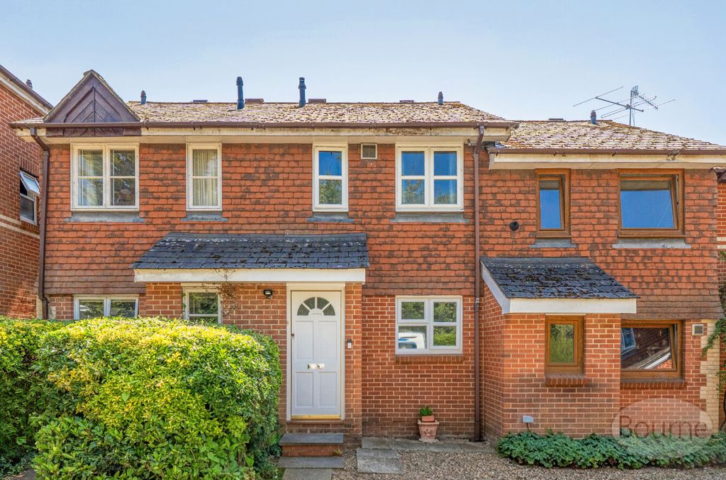 Property photo 1 of 9 4F7802B5-De07-484...