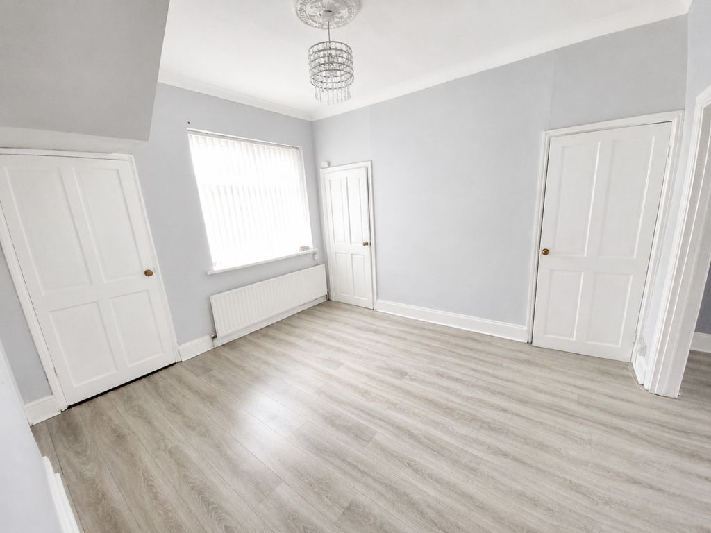 Property photo 3 of 9 Dining Room