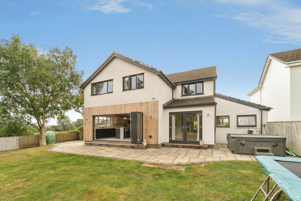 Property photo 2 of 31 Pbox-Img.Jpg