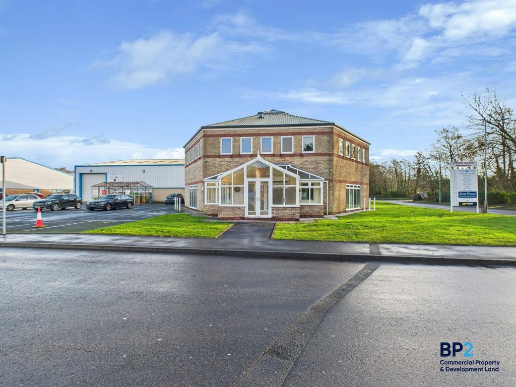 Property photo 1 of 31 Cam03725G0-Pr0075-Still003.Jpg