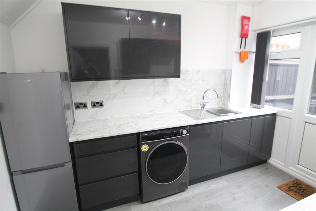 Property photo 3 of 11 Img_8675.Jpg