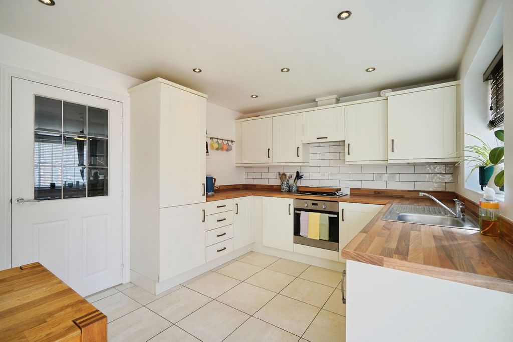 Property photo 2 of 19 Pbox-Img.Jpg