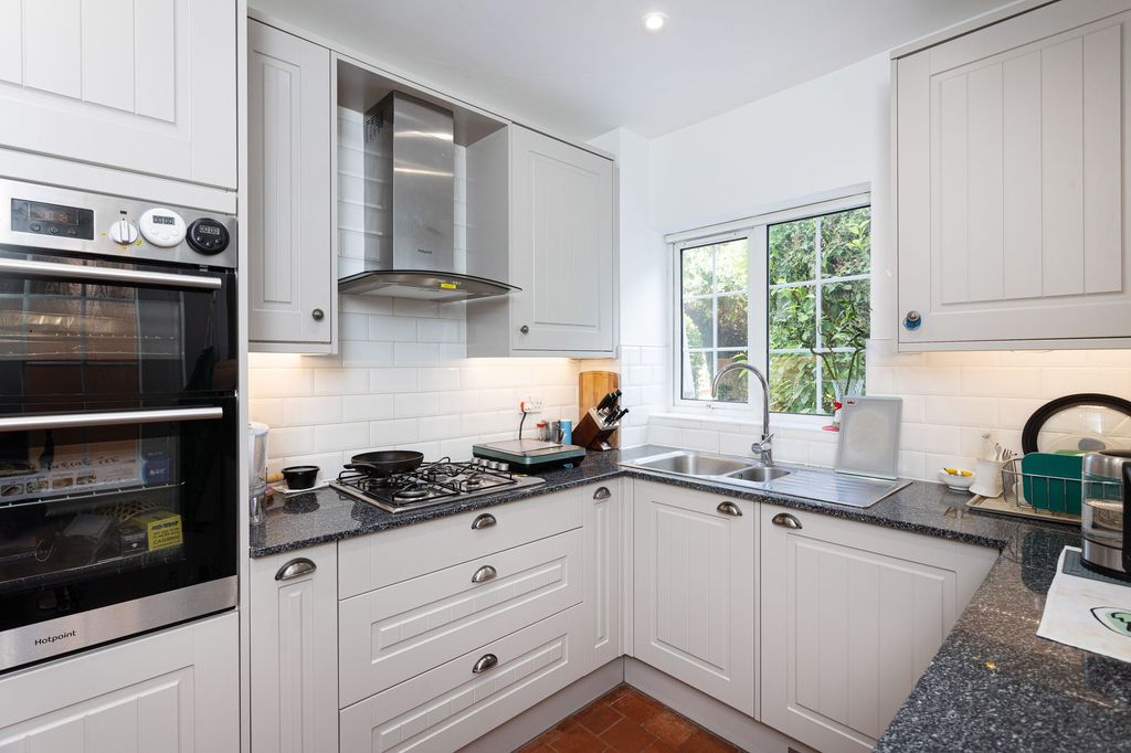 Property photo 3 of 12 Kitchen
