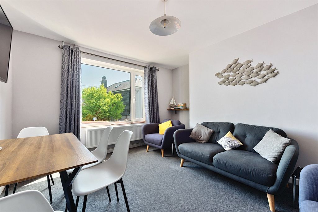 Property photo 2 of 15 Picture No. 10